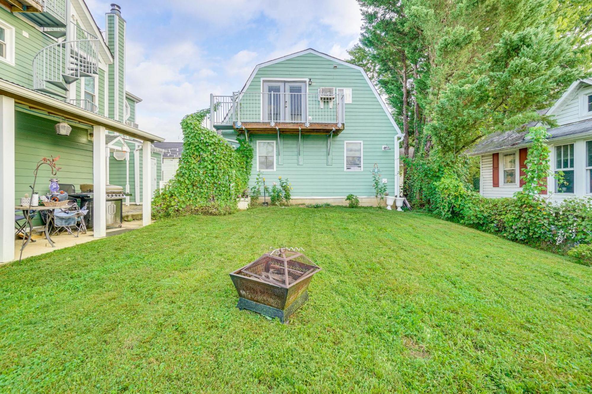 Epic Brunswick Apartment, Deck With Private Hot Tub! Exteriör bild